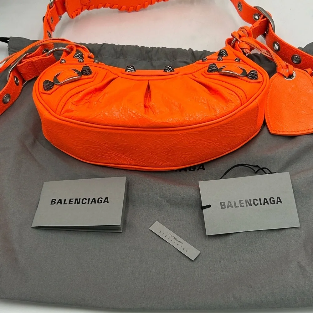 Women's Balenciaga LE CAGOLE shoulder bag in neon orange lambskin, leather NWT